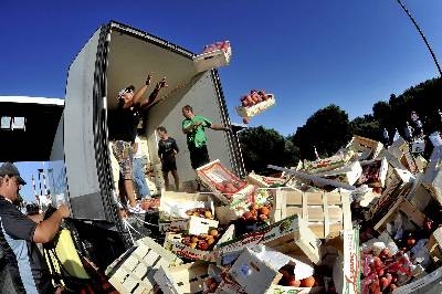 Una vez más, los camioneros españoles atacados en la frontera